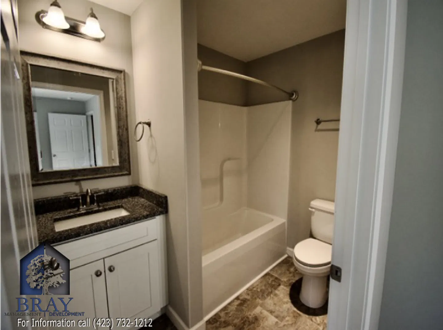 Modern 2-Bed Townhome in Ridge Pointe Subdivision Johnson City — Photo 4
