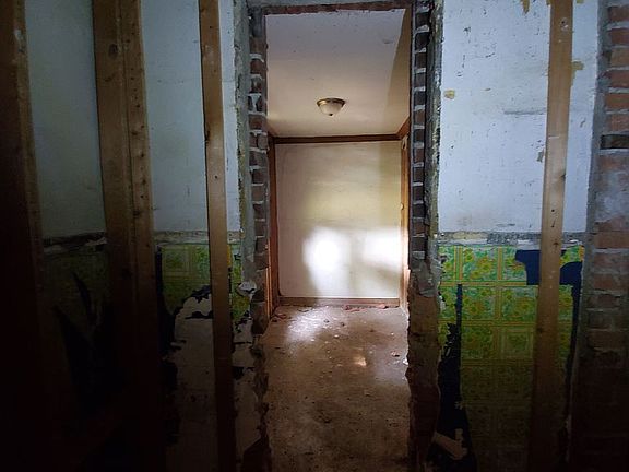 5th image of 2922 Pearl St