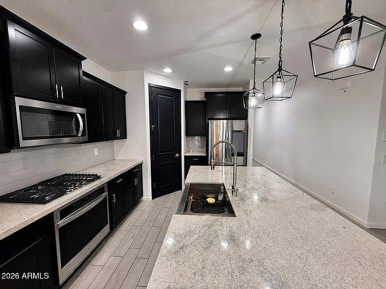 11002 W Marguerite Ave — Photo 5