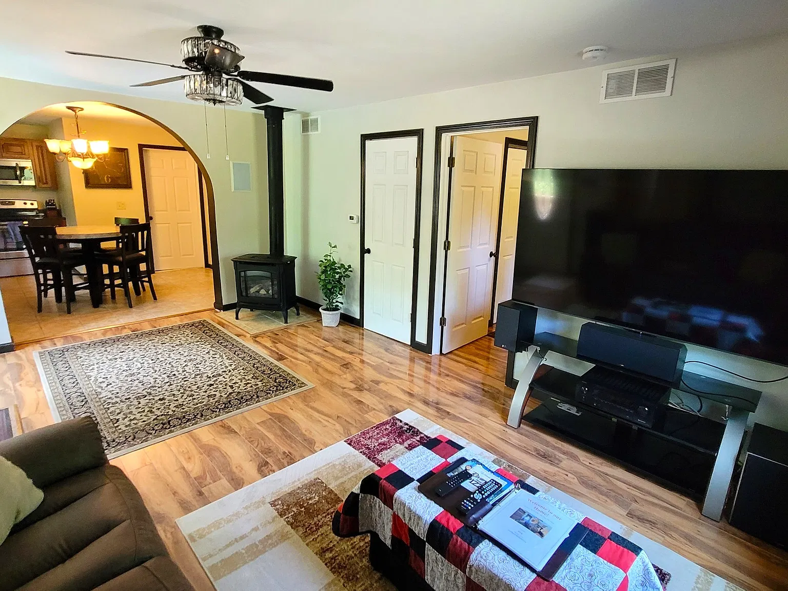 2 bed, 800 sqft, $1,900 — Photo 4