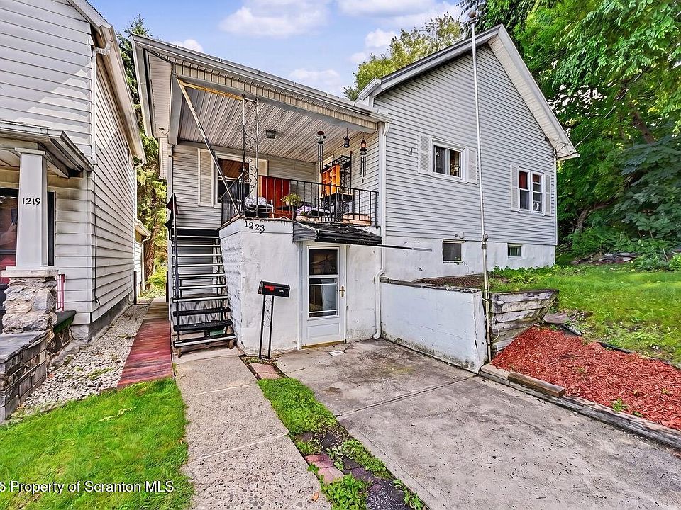 1st image of 1223 Beech St
