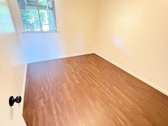 5th image of 1902 Sheridan St APT A