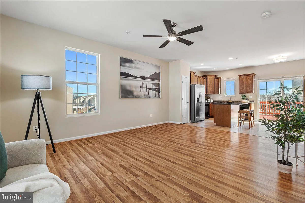 7675 Timbercross Ln photo 1