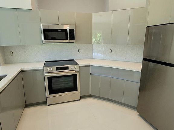 5th image of 10270 SW 173rd Ter