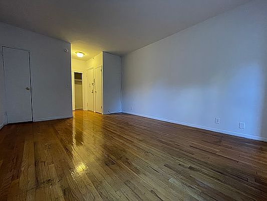 4th image of 1409 2nd Ave APT 4B