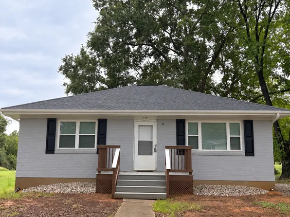 212 Eagle Ln, Danville, VA 24540