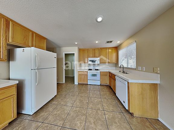 3rd image of 8628 Hidden Pines Ave