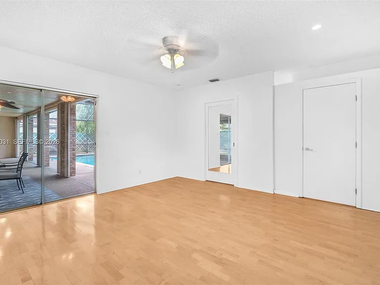 3441 N Hills Dr — Photo 32