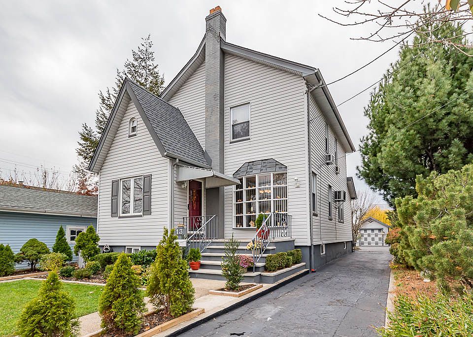 1st image of 13 Hewitt Ave