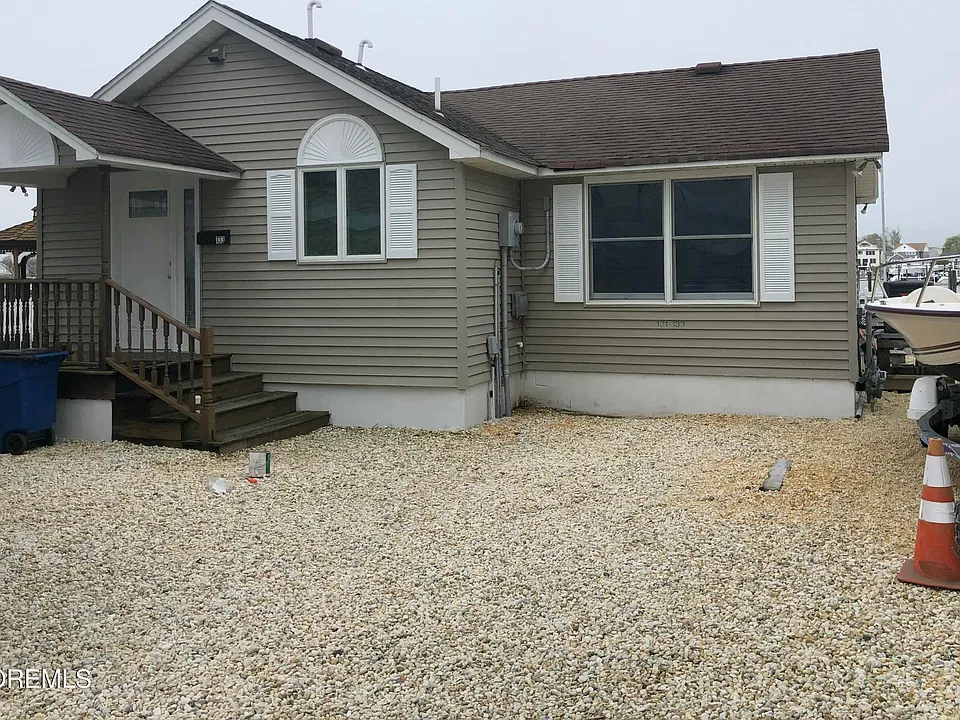 133 Randall Ave #3