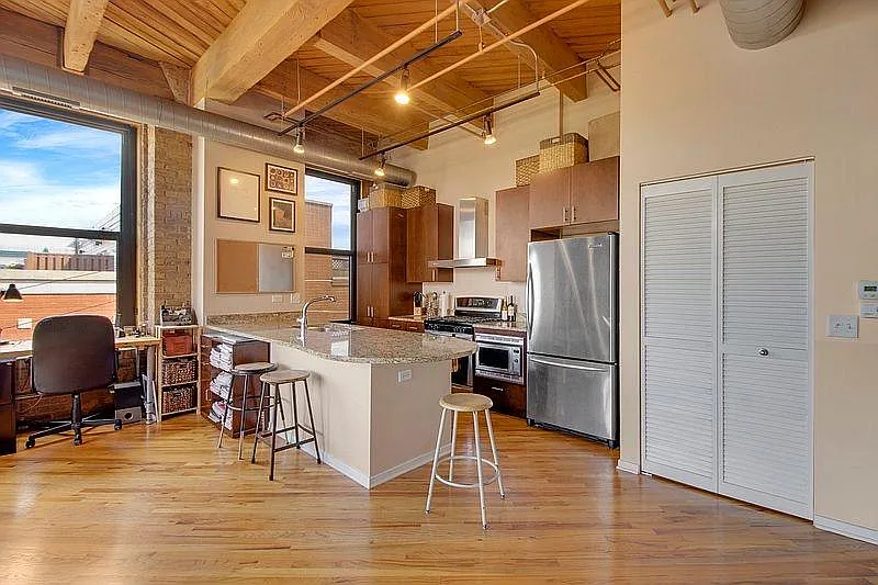 1 bed, 1.5 bath, 1035 sqft, $3,050 — Photo 3