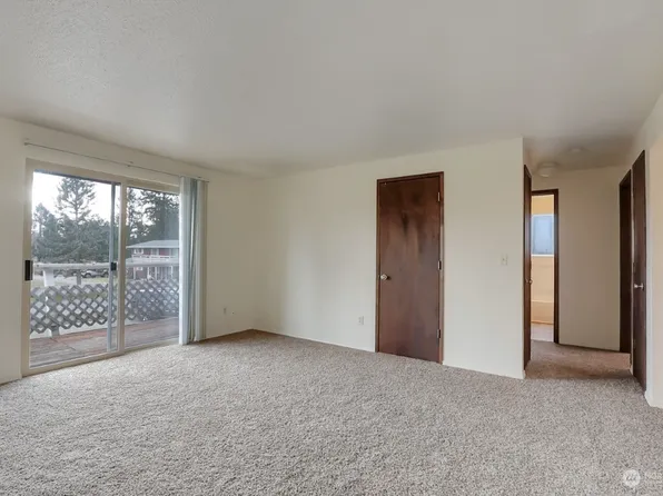 3621 217th St E APT 5, Spanaway, WA 98387