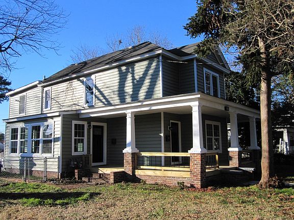 2nd image of 724 Vermont Ave #2