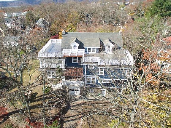 3rd image of 74 Rockland Ave