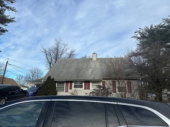 2nd image of 20 Bartlett Ln