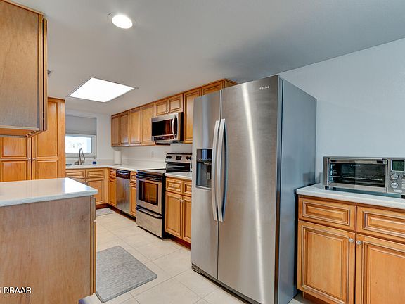 2nd image of 3131 S Ridgewood Ave #2060