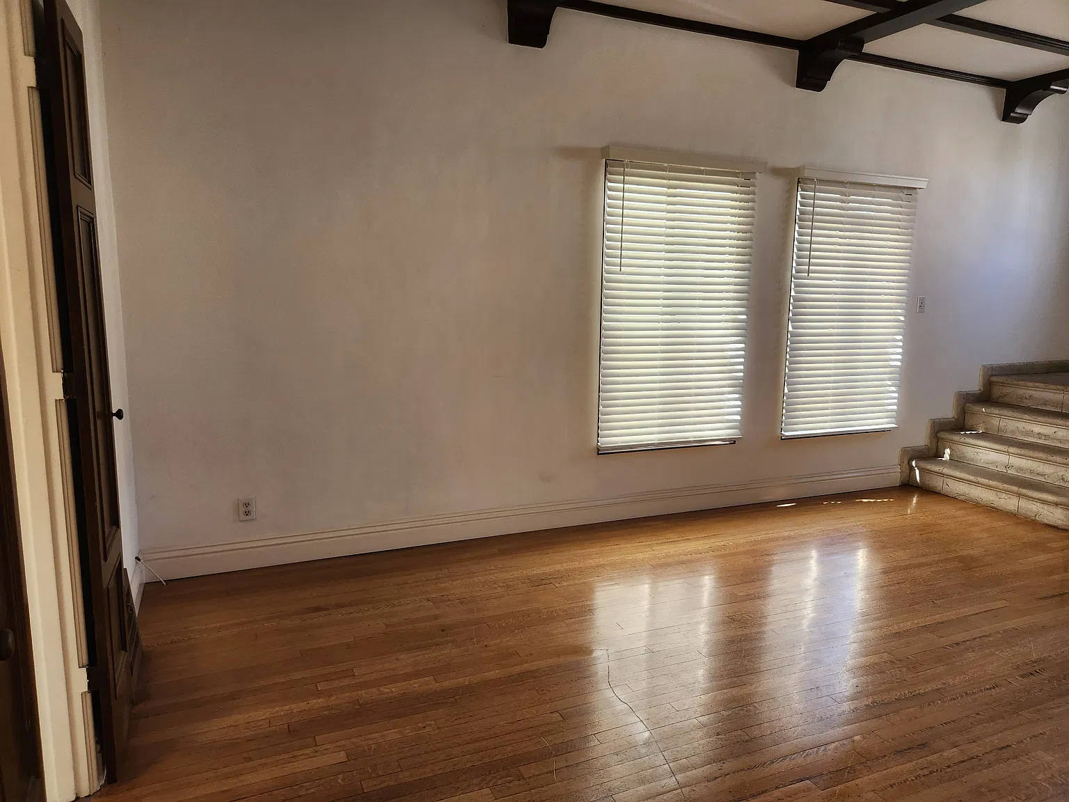 2 bed, 800 sqft, $3,700 — Photo 3