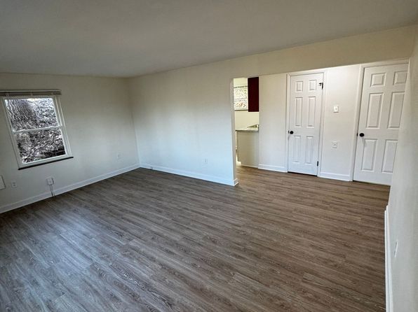 16 Barrington Rd APT 2W