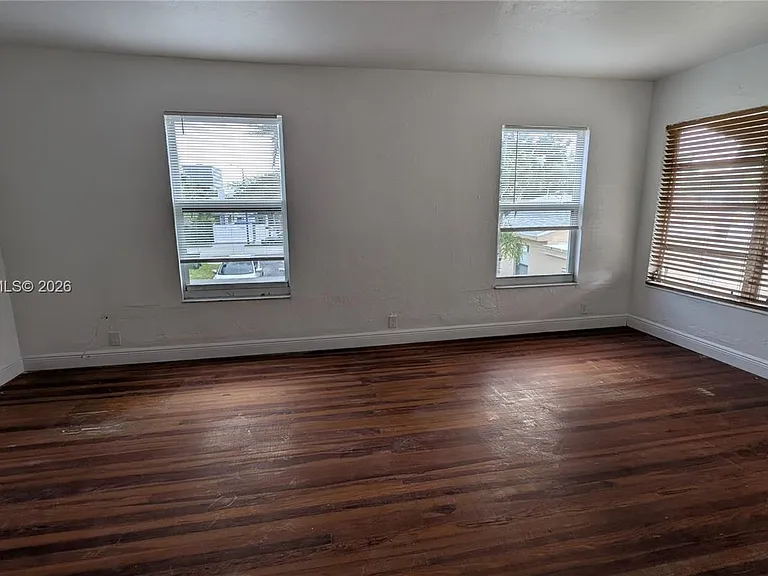 708 NE 4th St #2 — Photo 7