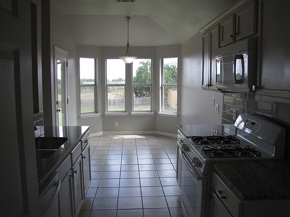 4th image of 304 Dana Dr