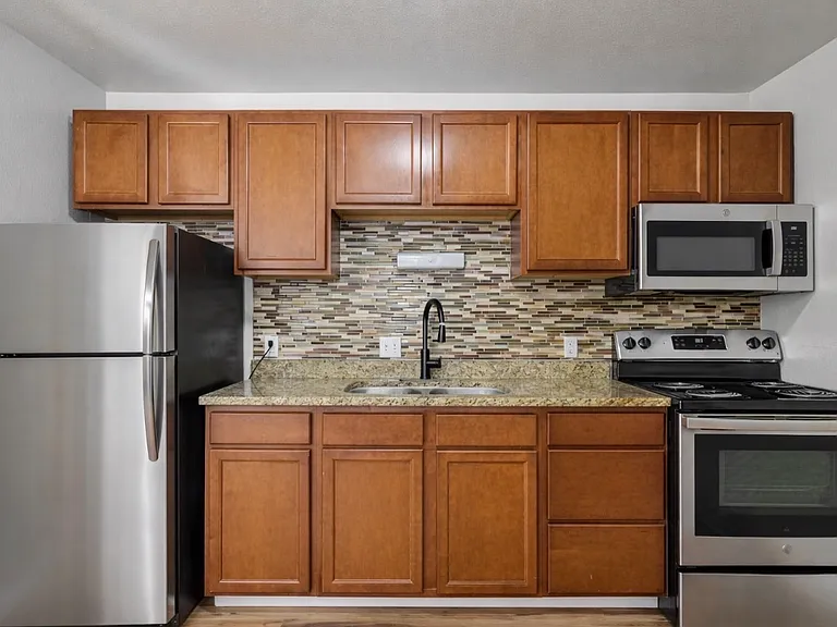 The Vista Heights Apartments — Photo 4