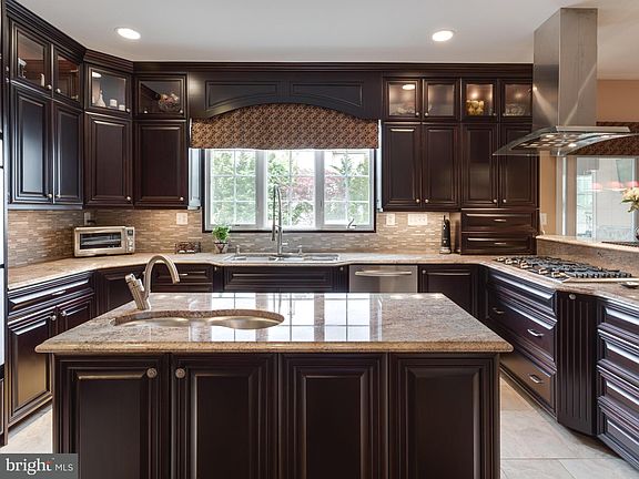 5th image of 2860 Cherry Branch Ln
