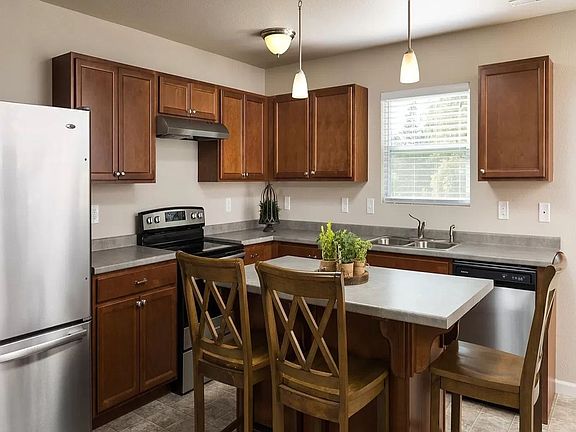 4th image of 511 Oak Meadow Dr