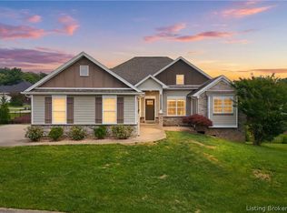 3418 Royal Lake Drive, Floyds Knobs, IN 47119