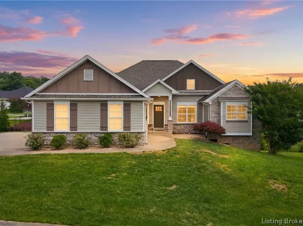 3418 Royal Lake Drive, Floyds Knobs, IN 47119
