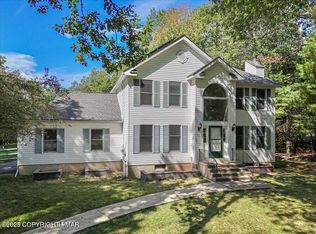 9 Rollingwood Trl, Saylorsburg, PA 18353