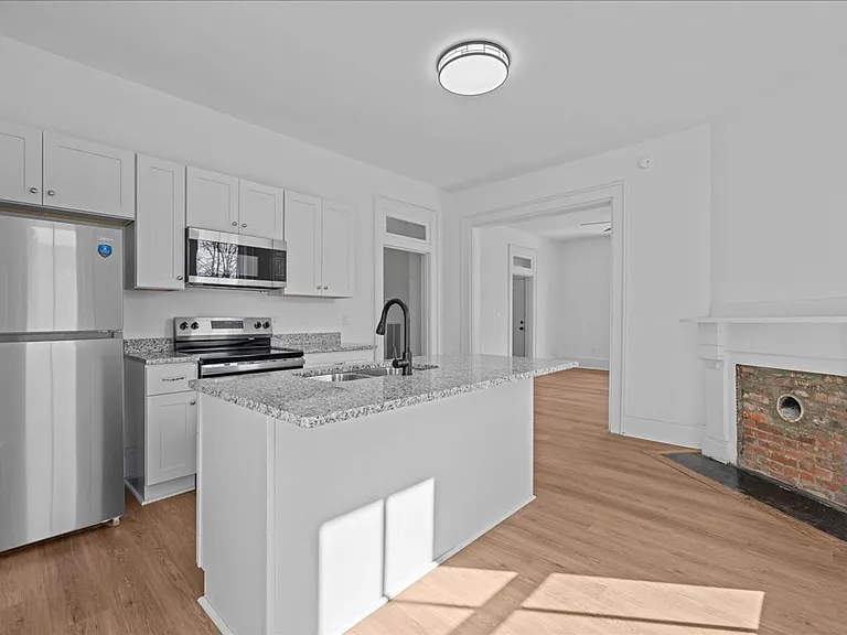 258 Maryland Ave — Photo 2