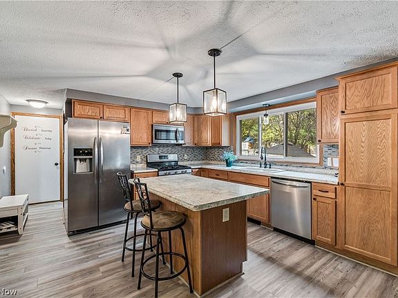 4th image of 9871 Beryl St NW