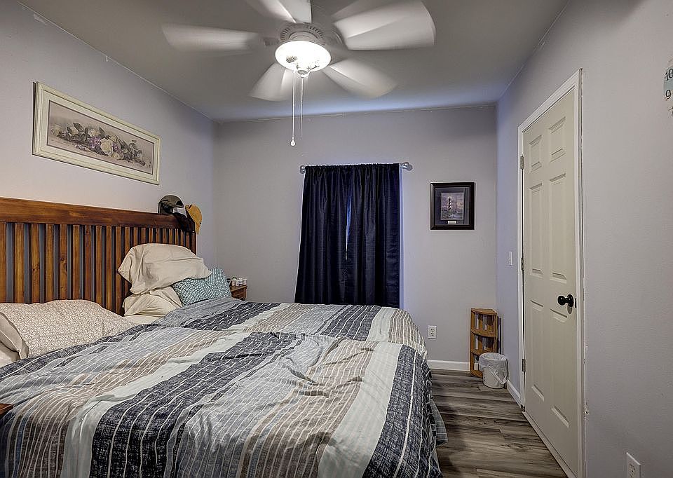 418 Baxter St, Neosho, MO 64850 Zillow