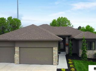 19639 Mason St, Elkhorn, NE 68022