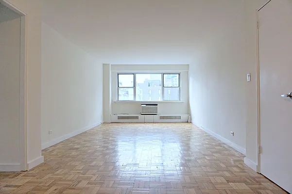 Rented by Metropolitan Equities | media 16