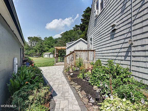 4th image of 559 Brickyard Road