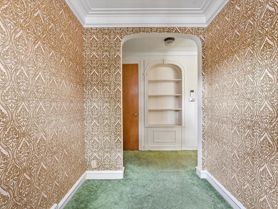 6745 N Leoti Ave, Chicago, IL 60646 | Zillow