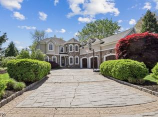 3 Mellon Pl, Livingston, NJ 07039