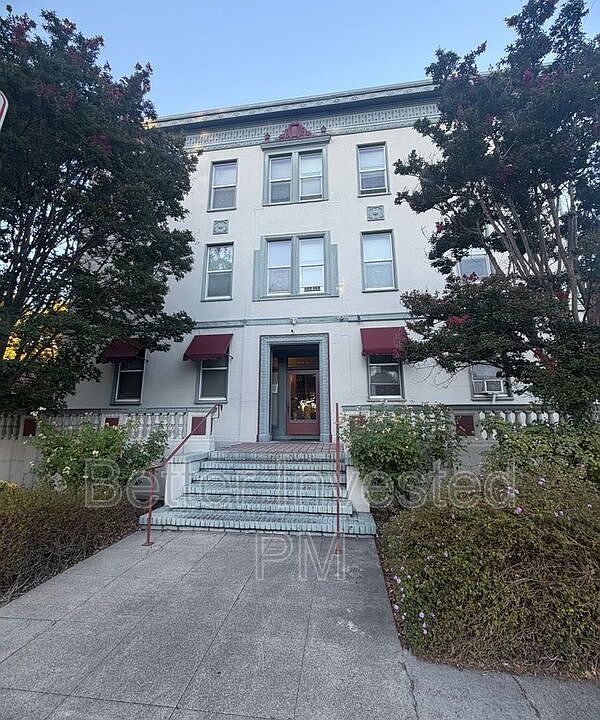 1st image of 526 B St APT J