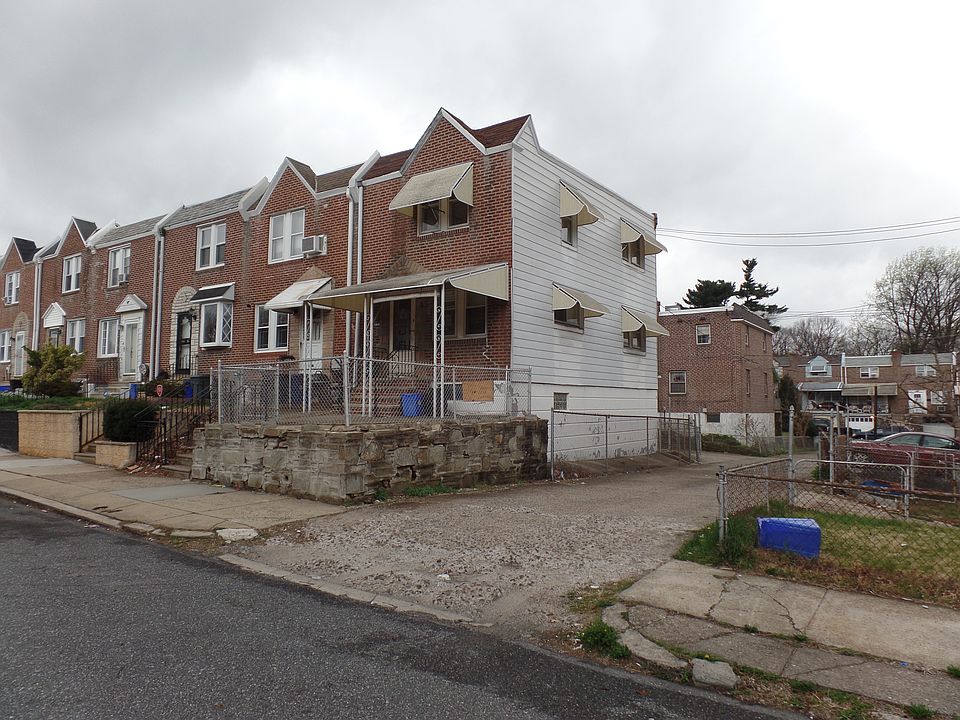 2nd image of 5938 Crystal St