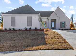 203 Lakecrest Dr, Madison, MS 39110