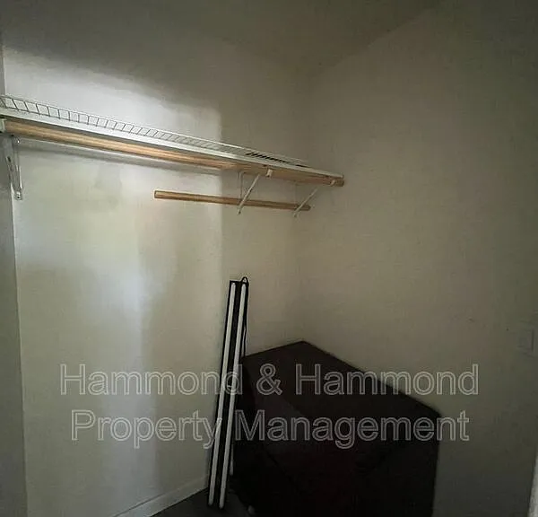4447 Babcock Ave — Photo 11