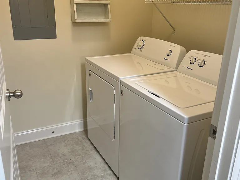 446 Walker Cir #1 — Photo 6