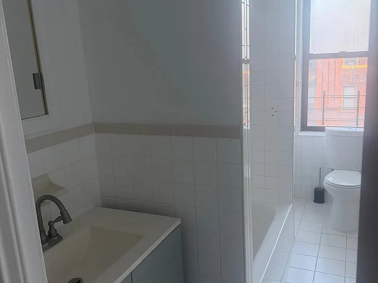 110 Highland Ave #61 — Photo 2
