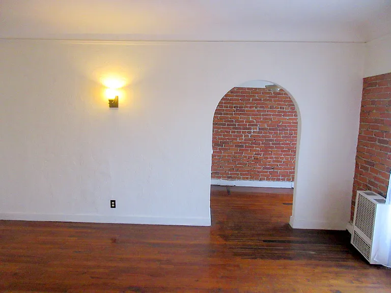 654 S Detroit St #401 — Photo 5