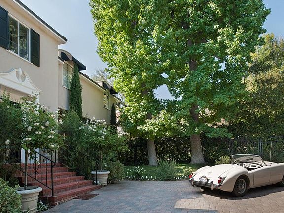 2nd image of 1623 Hillcrest Ave