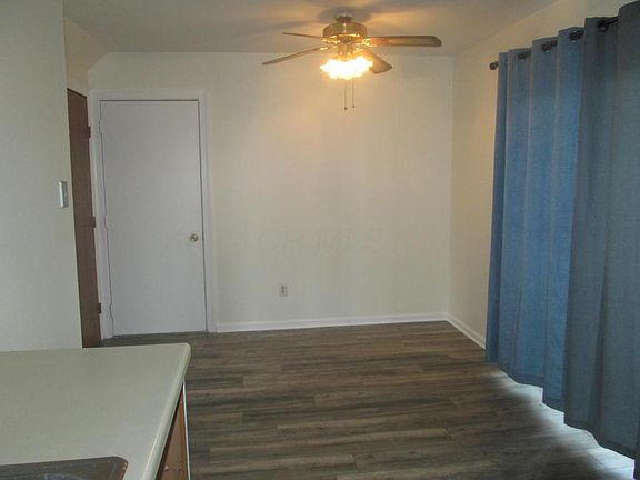 3rd image of 908 Pebblelane Dr
