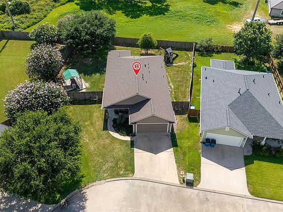 2nd image of 310 Regal Ct