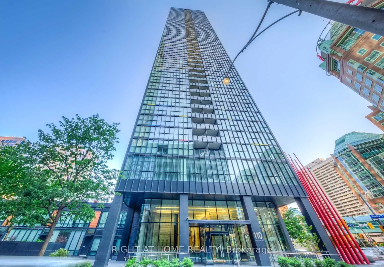 'X' Condos — Photo 2
