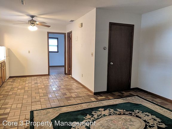 4th image of 801 N McLean St APT 06